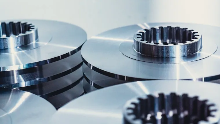 Machined steel pump discs and hub components